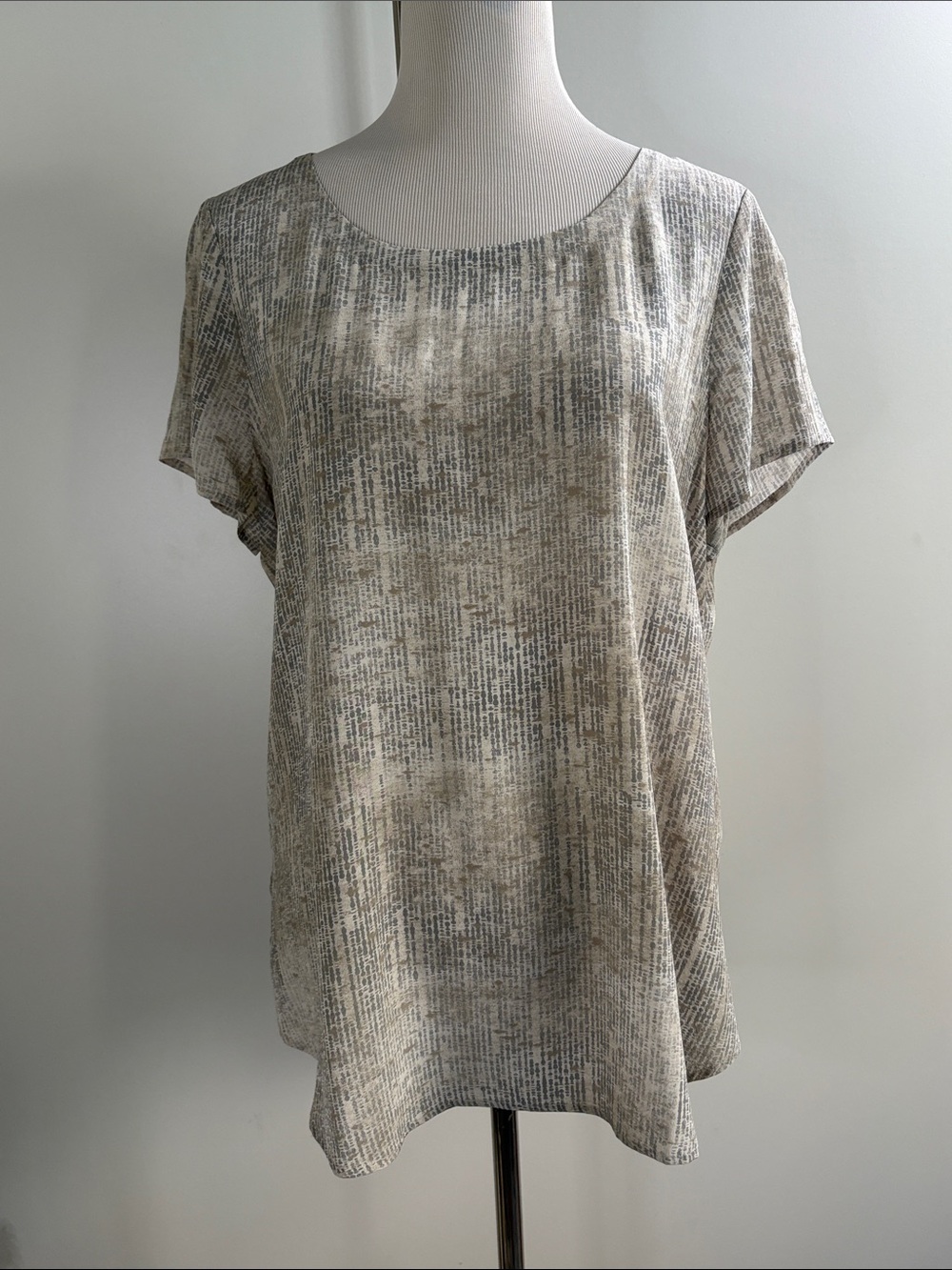 Eileen Fisher 100% Silk Neutral Taupe & Gray Printed Scoop-Neck Tee L
